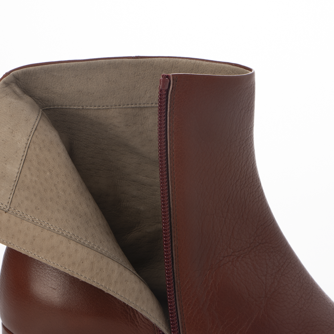 B9032ポインテッドショートブーツ