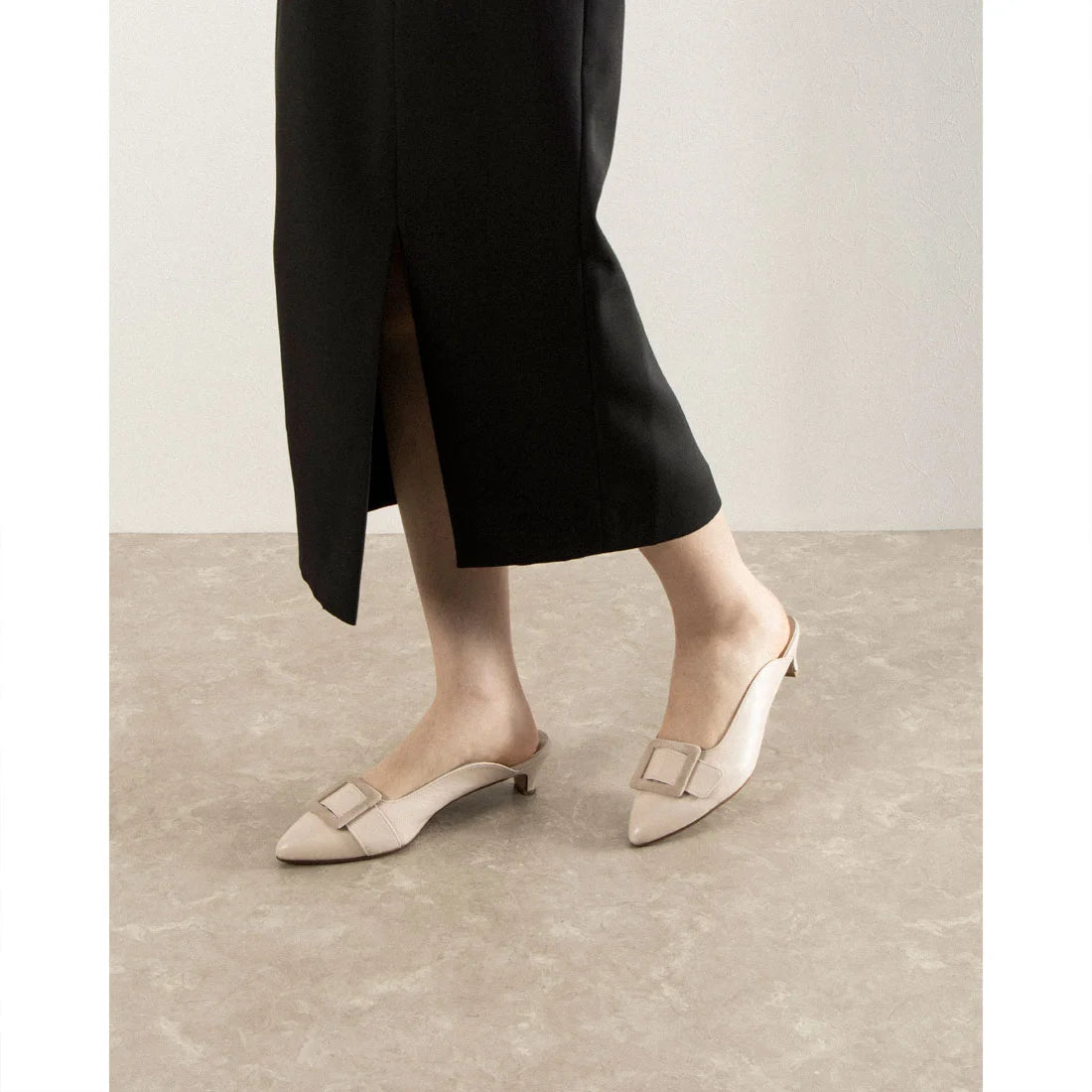 9043 スクエアバックルミュール